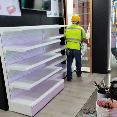 Estanterías para tiendas hecho por Carpintería Gabriel